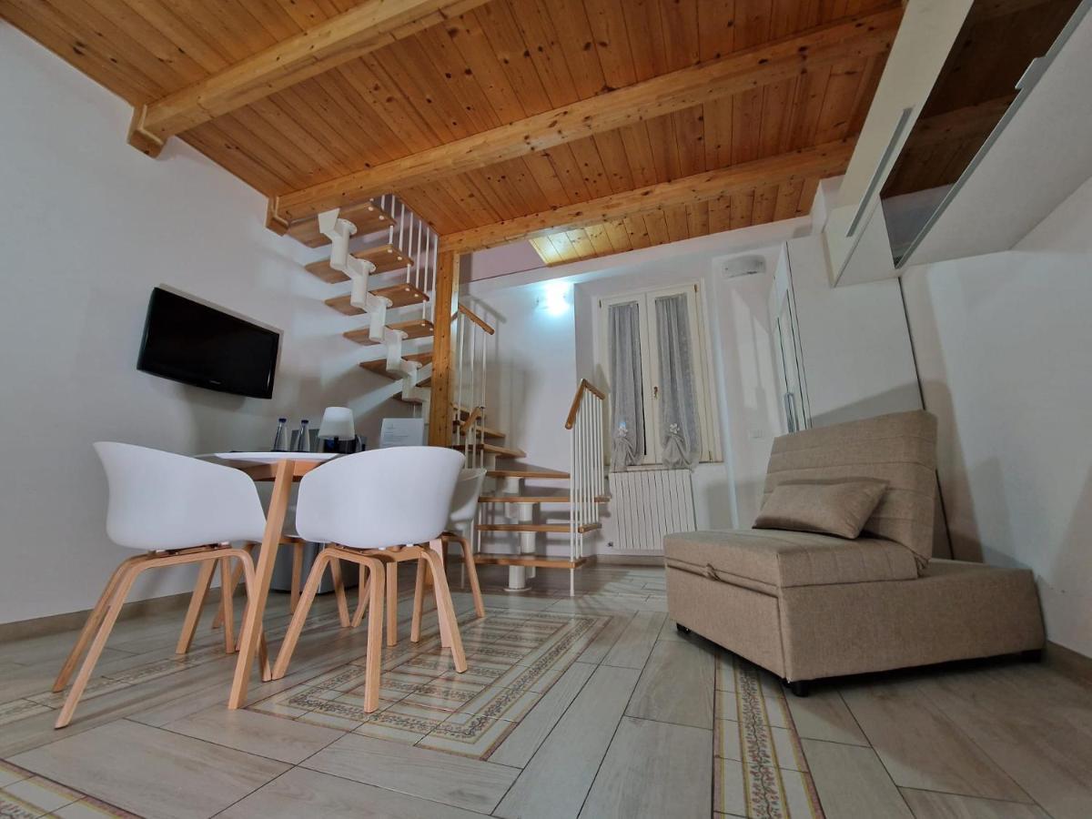 Apartments Amica Taranto Bagian luar foto